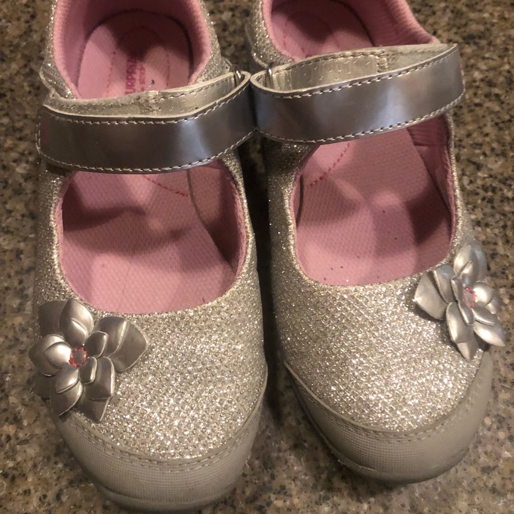 Stride rite Velcro Mary Jane size 12. Shiny silver. Very good condition.